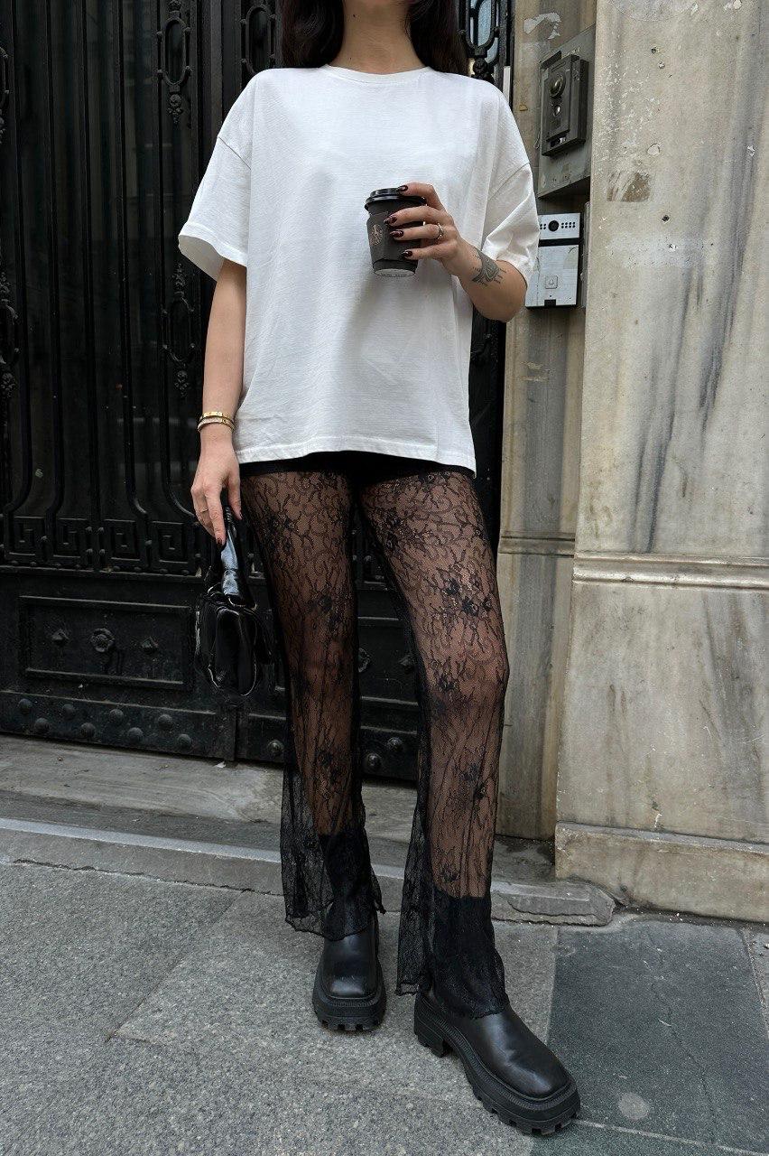 Pantaloni din Dantela