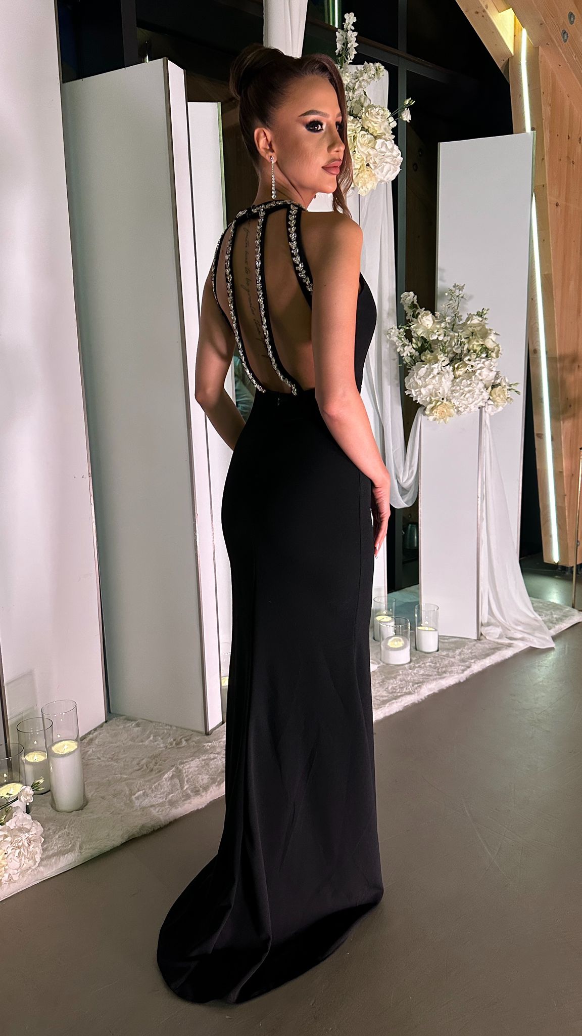 Rochie lunga cu decupaj spate