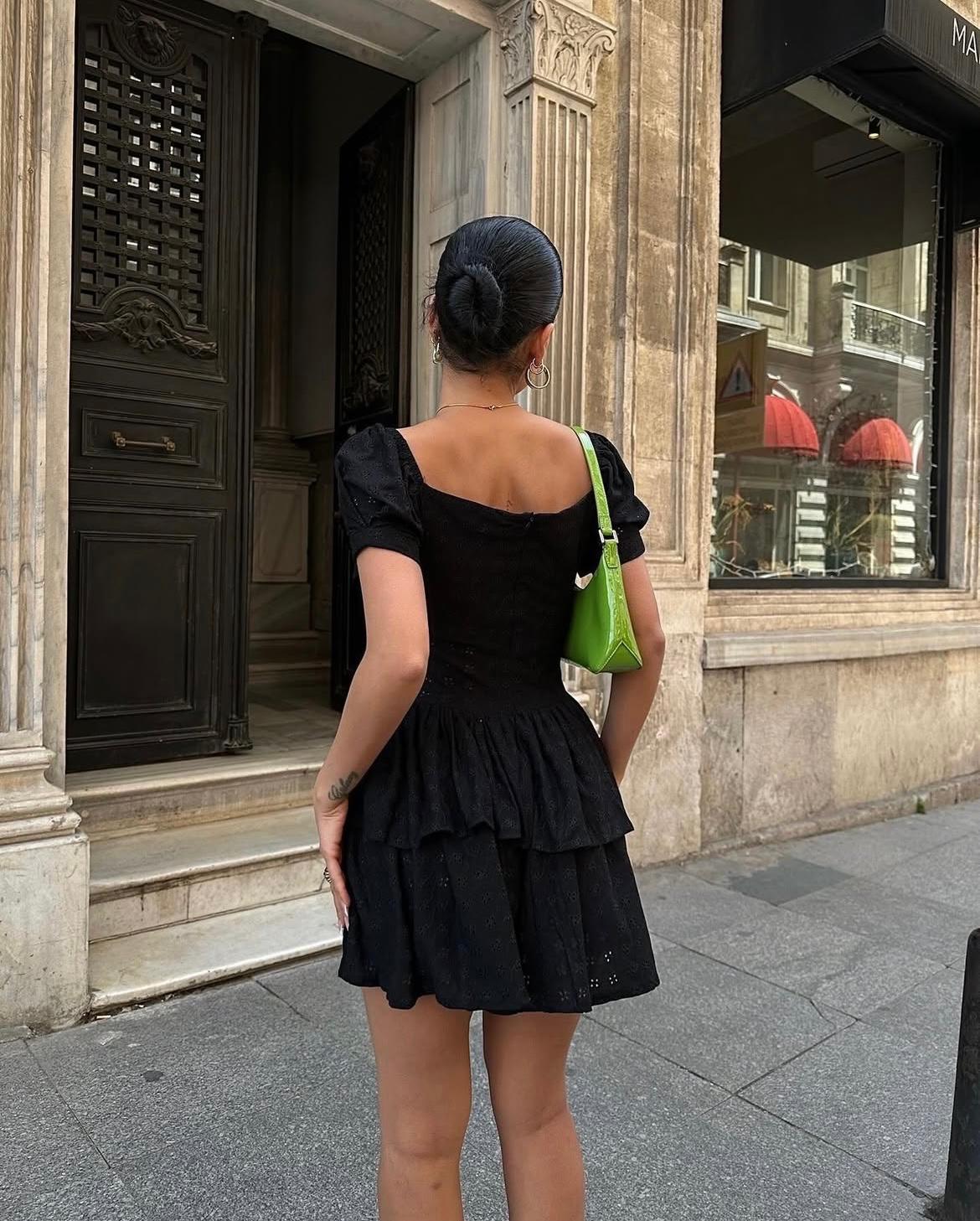 Rochie cu Detalii Brodate