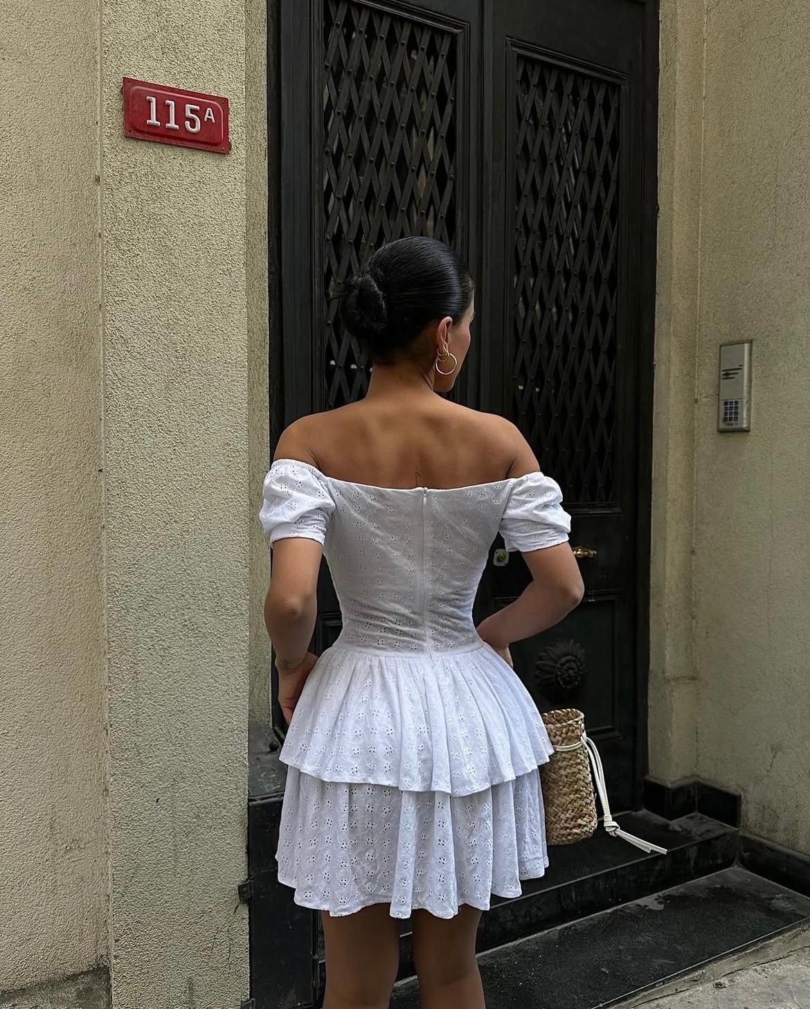 Rochie cu Detalii Brodate